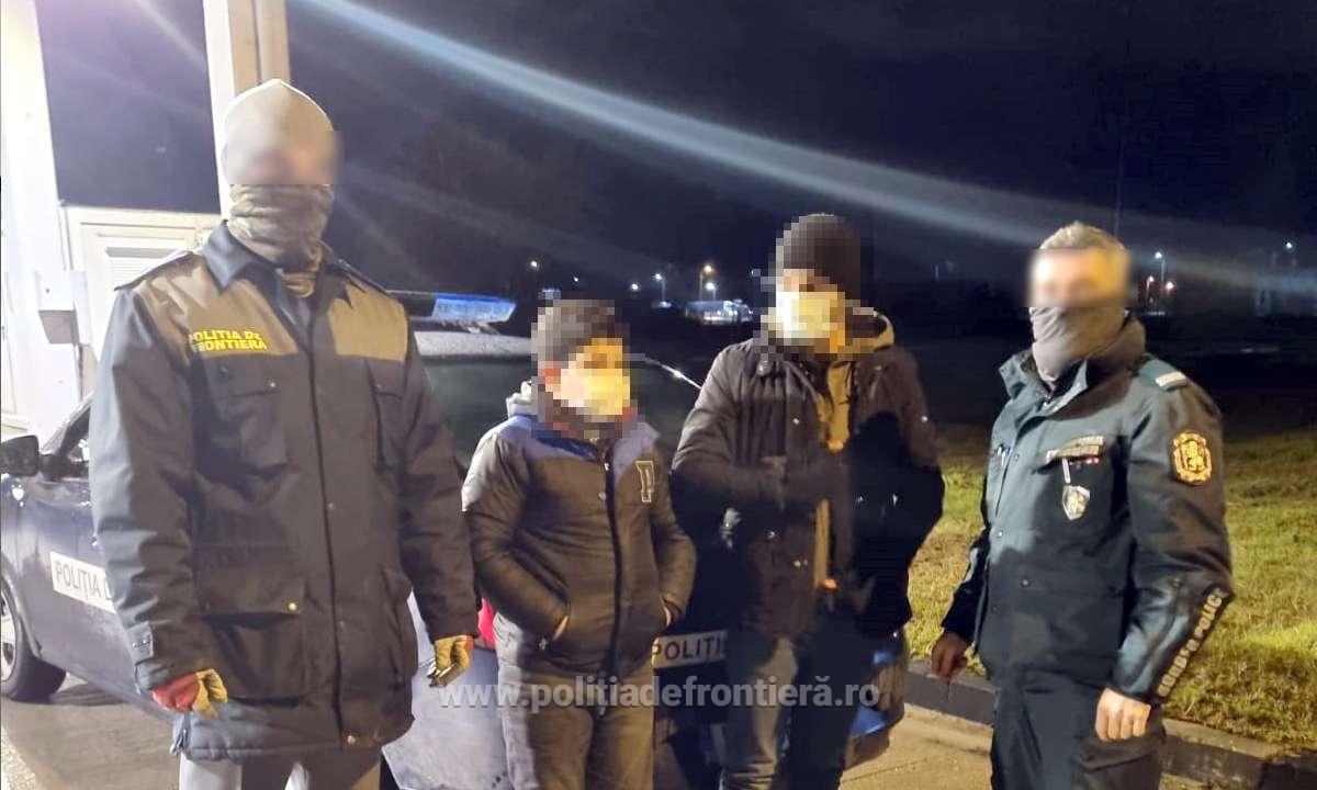 Ascunși printre sacii cu susan, doi sirieni au încercat să intre ilegal în România