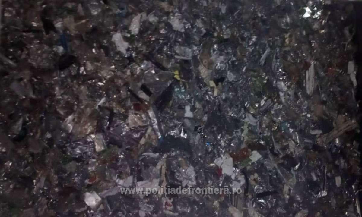 Peste 33 de tone deșeuri din Grecia, oprite la P.T.F. Giurgiu
