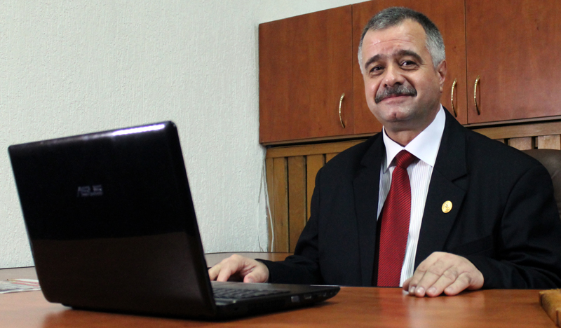 LA MULŢI ANI PRIETEN DRAG !