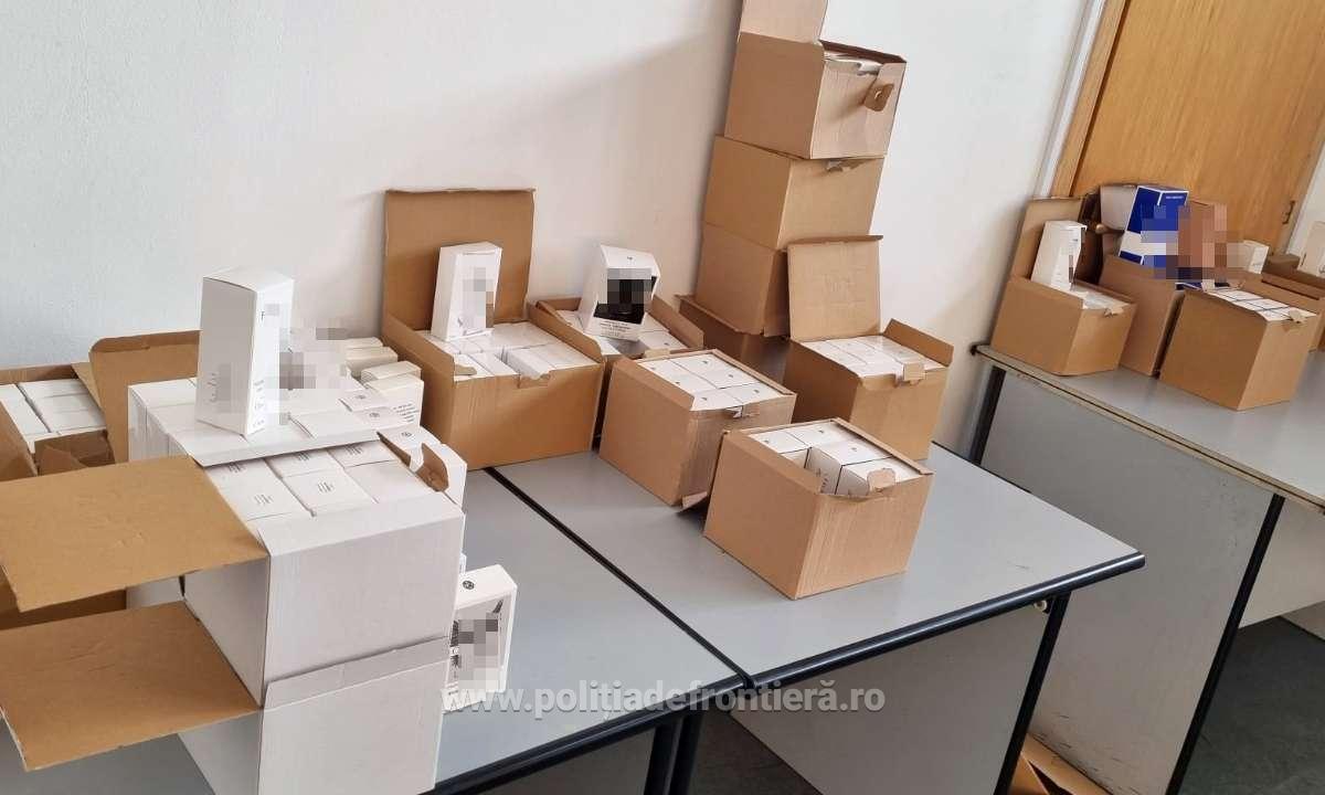 Parfumuri contrafăcute, descoperite într-un autocar la PTF Giurgiu