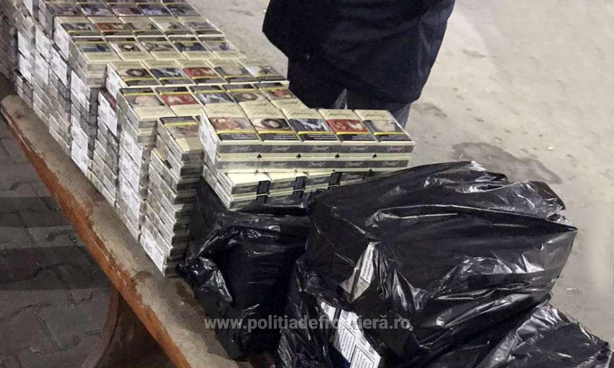 Țigarete în valoare de 15.000 de lei, ascunse într-un microbuz, descoperite la PTF Giurgiu