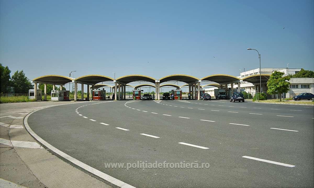 Trei cetățeni sirieni și un cetățean afgan, descoperiți de polițiștii de frontieră giurgiuveni în timp ce încercau să intre ilegal în România
