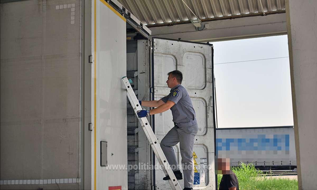 Peste 23 de tone deșeuri din aluminiu, oprite la PTF Giurgiu