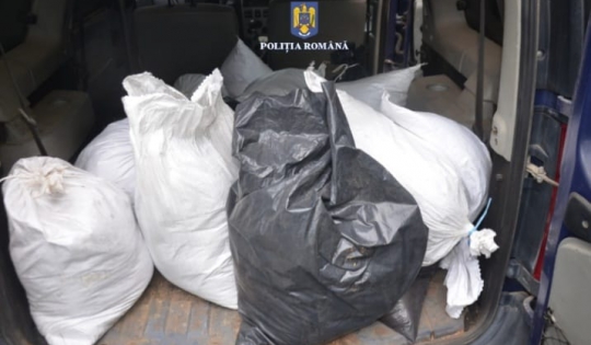 BĂRBAT REȚINUT DUPĂ CE A FOST DEPISTAT DEȚINÂND ILEGAL PESTE 100 KILOGRAME DE TUTUN