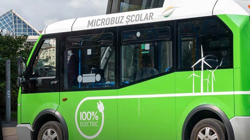 Elevii de liceu din comuna Malu care fac naveta la Giurgiu se vor putea deplasa la școală cu microbuze ecologice