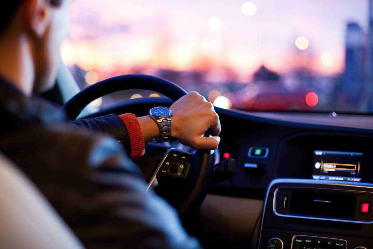 Interzis la volan! Gestul care te lasă fără permis pentru 30 de zile