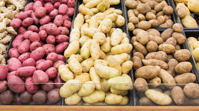 Cât costă un kilogram de cartofi noi