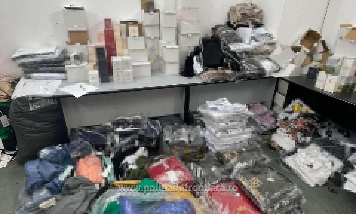 Aproximativ 2.000 de bunuri susceptibile a fi contrafăcute confiscate de poliţiştii de frontieră în PTF Giurgiu-Ruse