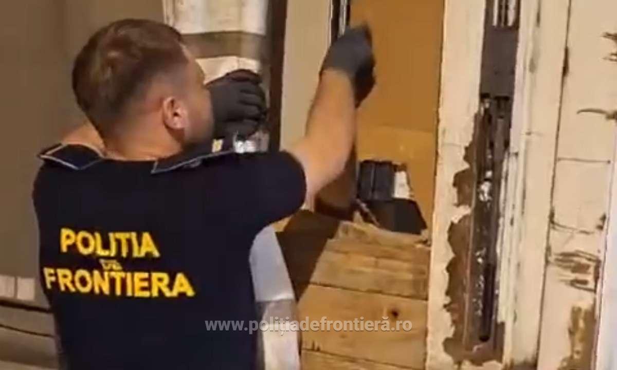 Peste 1.600 de parfumuri susceptibile a fi contrafăcute confiscate de poliţiştii de frontieră în PTF Giurgiu-Ruse