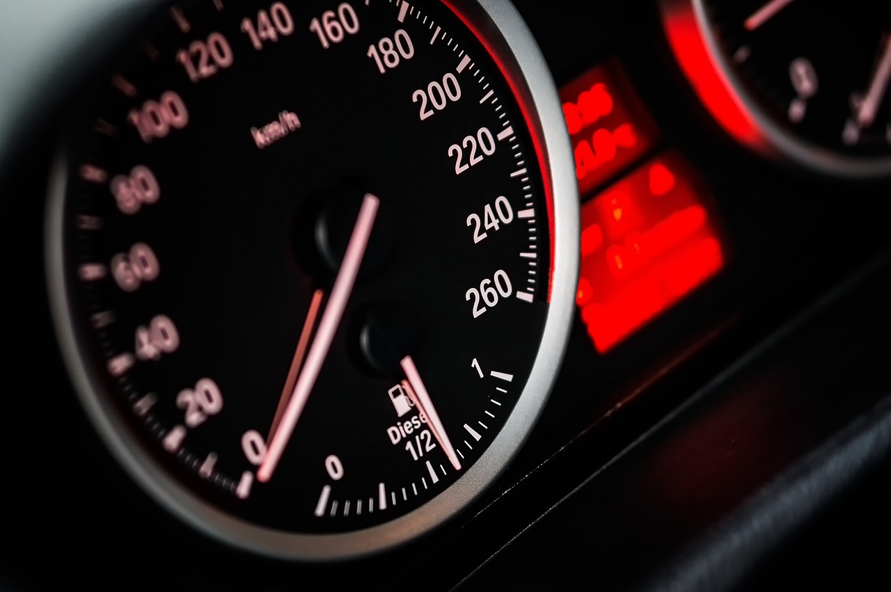 Locurile din România în care viteza trebuie să fie mai mică de 10 km/h. Şoferii habar nu au şi sunt pasibili de amendă