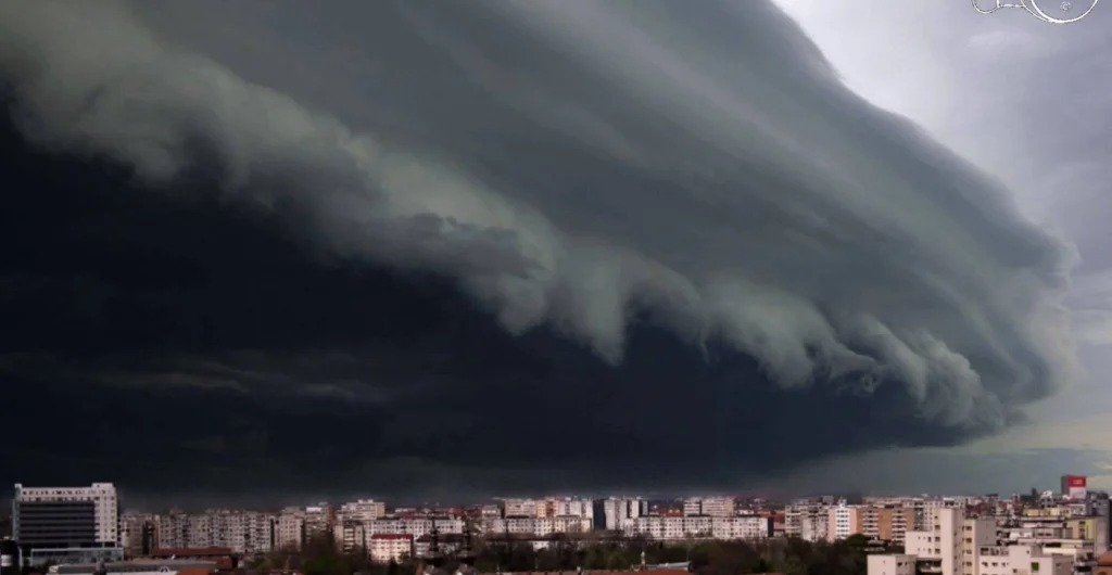 După 80 de ani România se află din nou la răscruce de vânturi