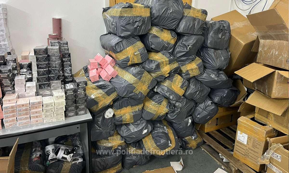 Mărfuri contrafăcute, descoperite de polițiștii de frontieră giurgiuveni – transport ilicit pe ruta Turcia-România