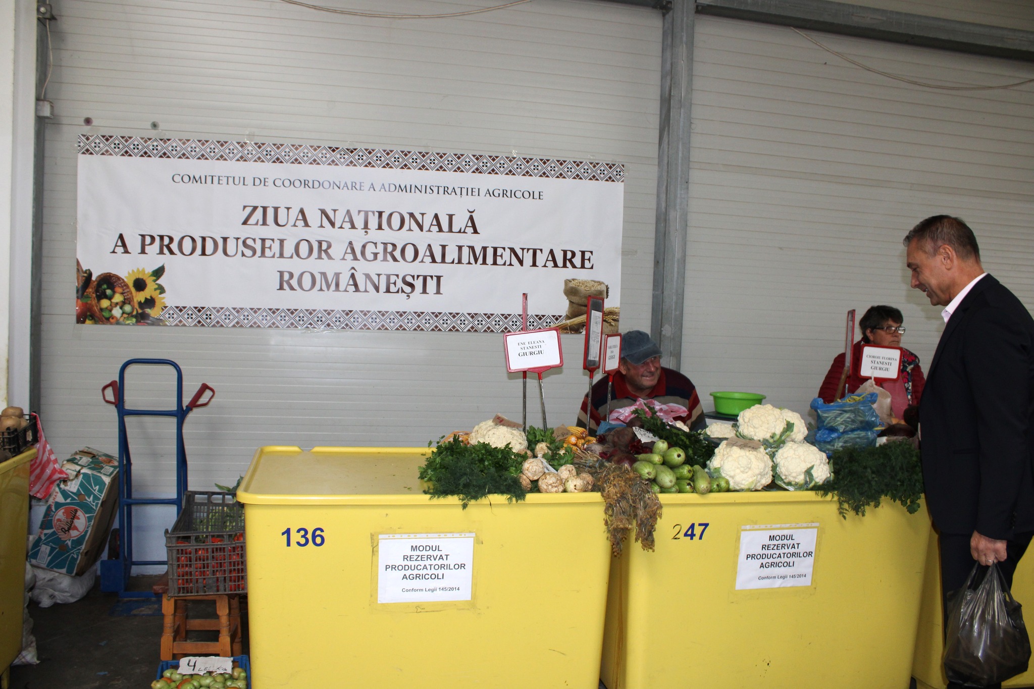 Prefectul județului Giurgiu, Ion Ghimpețeanu, s-a aflat astăzi, 10 octombrie 2025, în mijlocul producătorilor și consumatorilor giurgiuveni, de Ziua Națională a Produselor Agroalimentare Românești