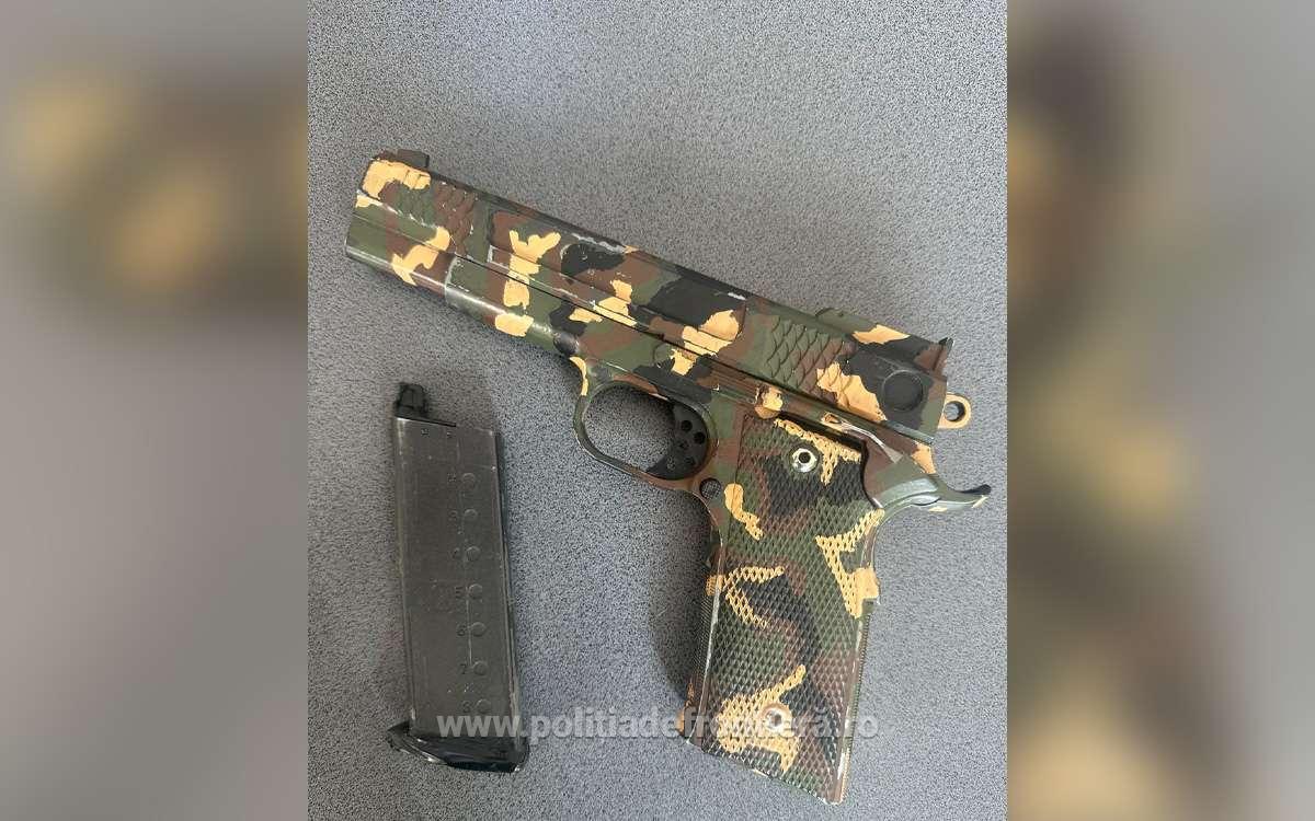 Pistol descoperit în urma unui control efectuat de polițiștii de frontieră giurgiuveni