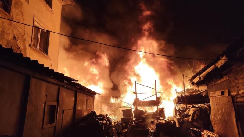 Incendiu violent, în localitatea Herăști