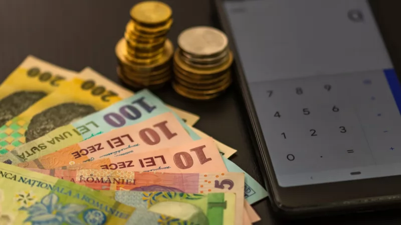 Costul unui angajat în România în 2026. Diferența dintre salariul net, brut și costul total