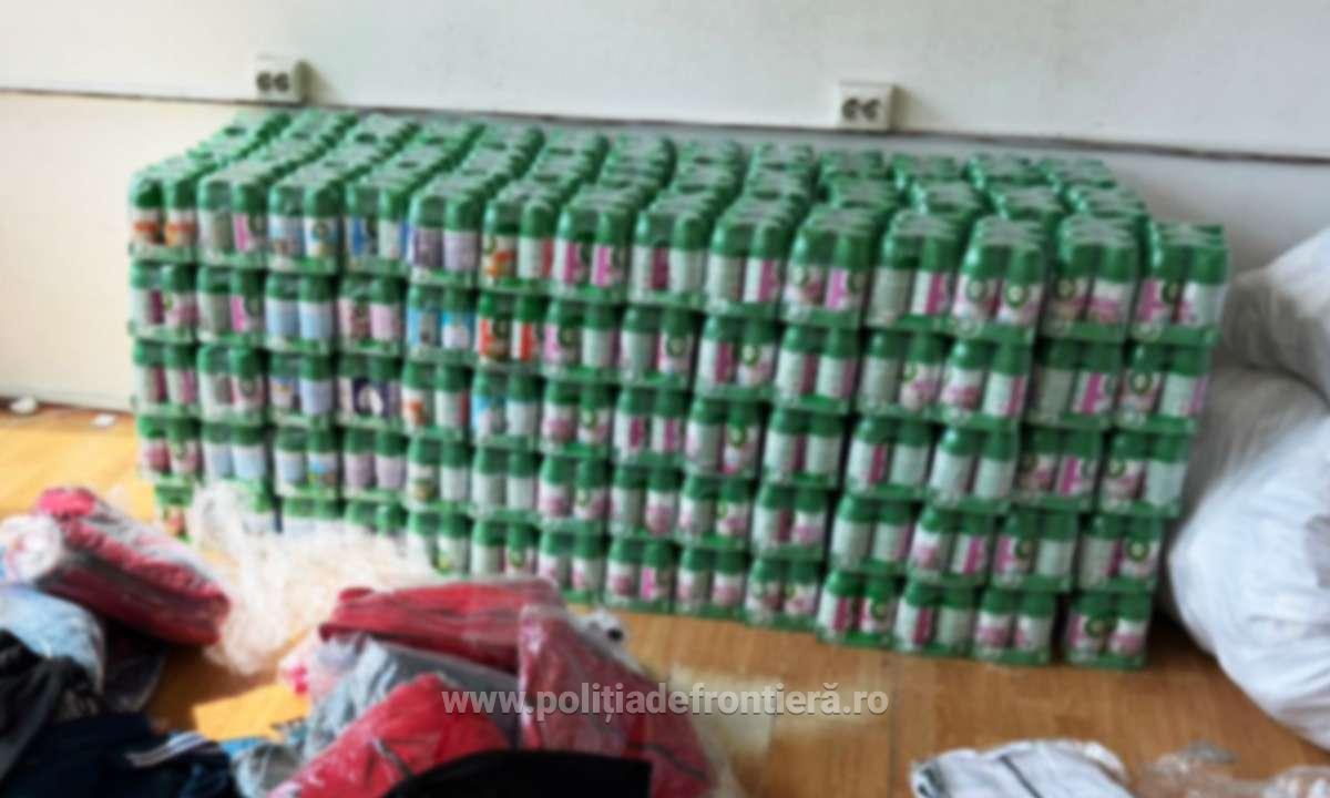 ACŢIUNI BLITZ: mii de bunuri contrafăcute și țigarete fără documente legale, descoperite de polițiștii de frontieră